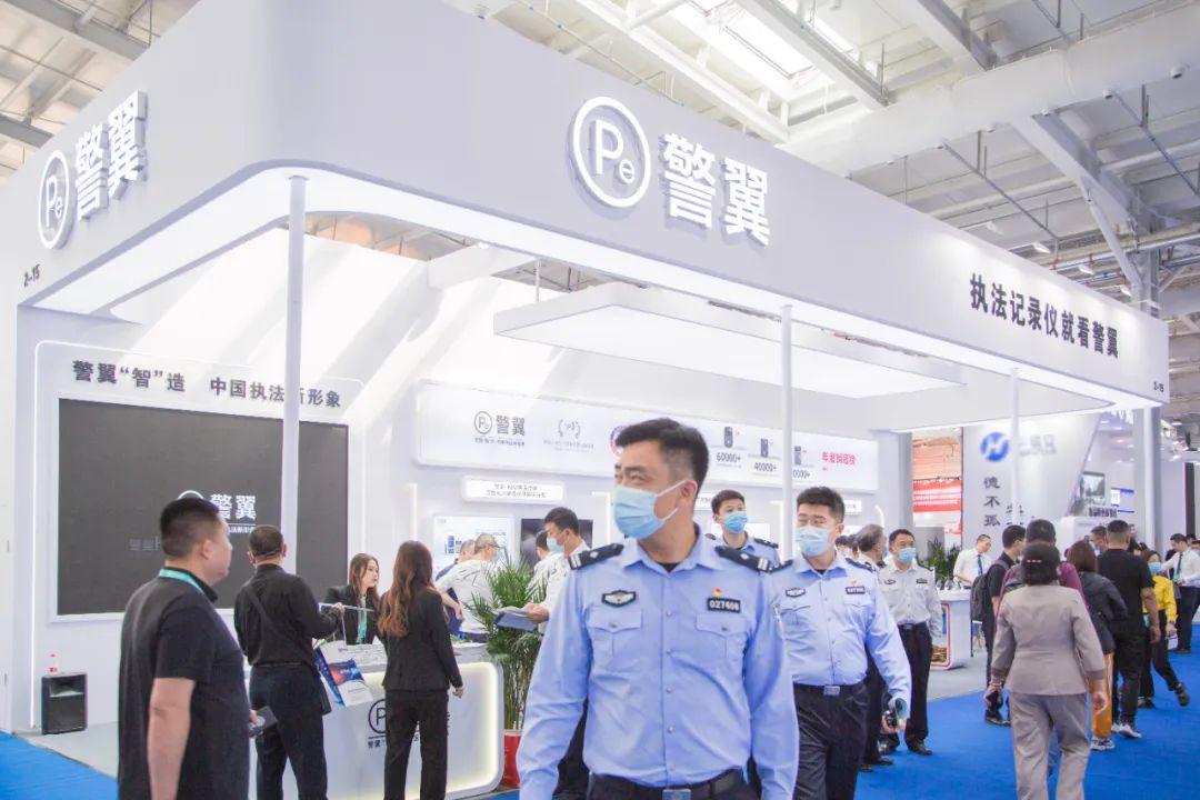 警翼最新款，守護安全與正義的先鋒科技力量