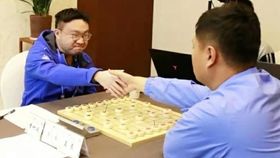 風(fēng)崗象棋比賽，棋逢對(duì)手，情感交流暖人心